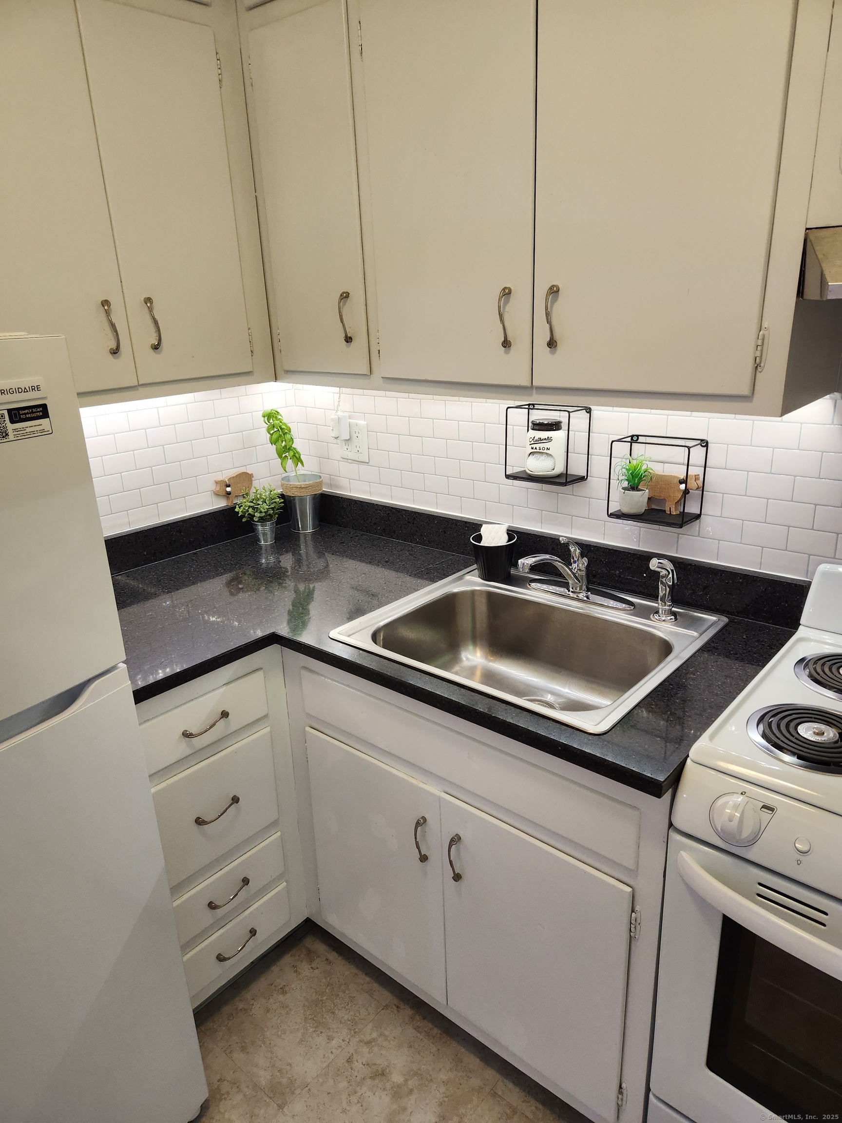 16 Pilgrim Trail #F2, Woodbury, Connecticut image 5