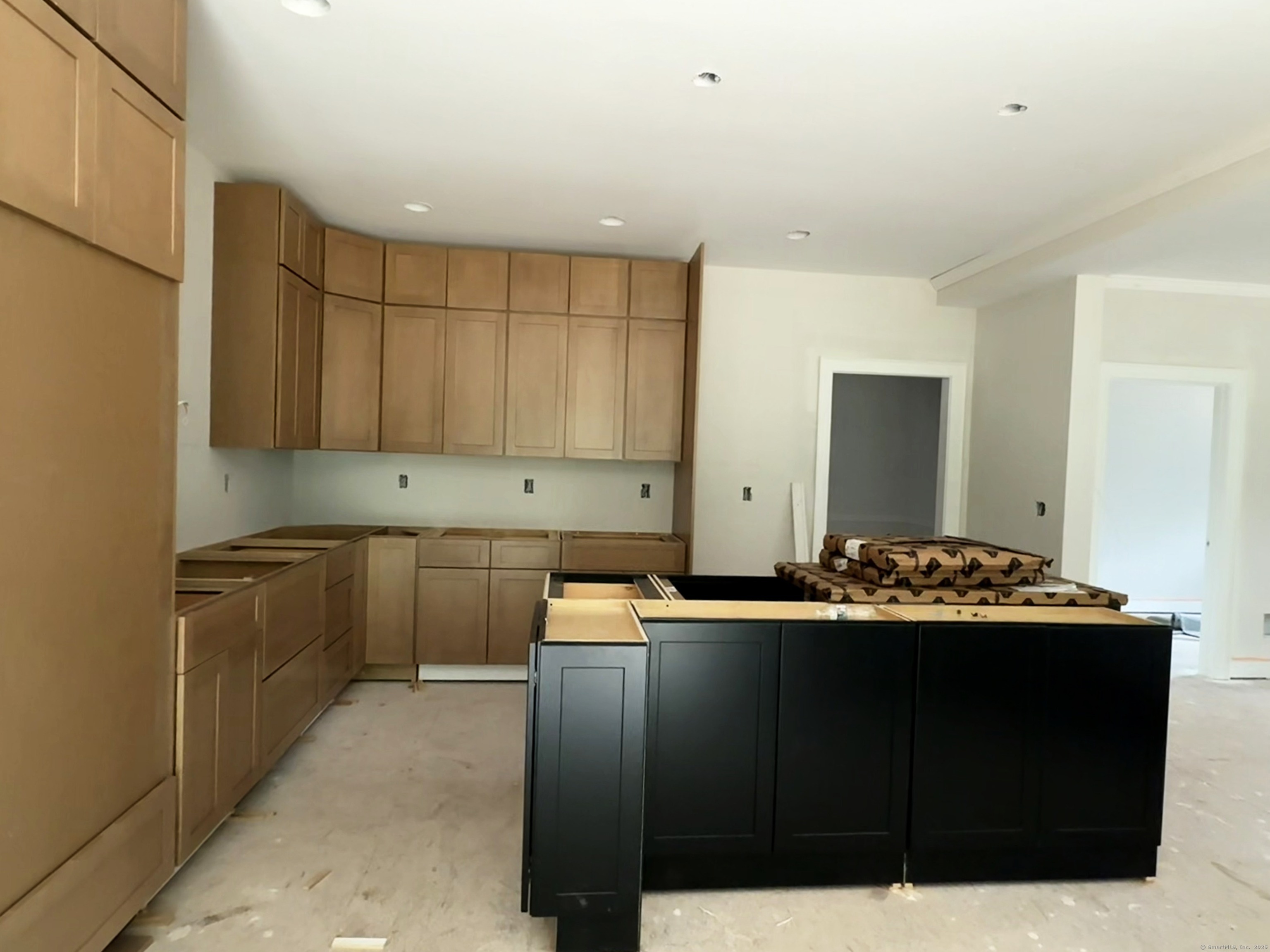14 Village Circle 14