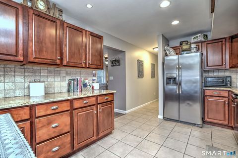 Tiny photo for 663 West Avenue #A22, Milford, CT 06461 (MLS # 24155077)