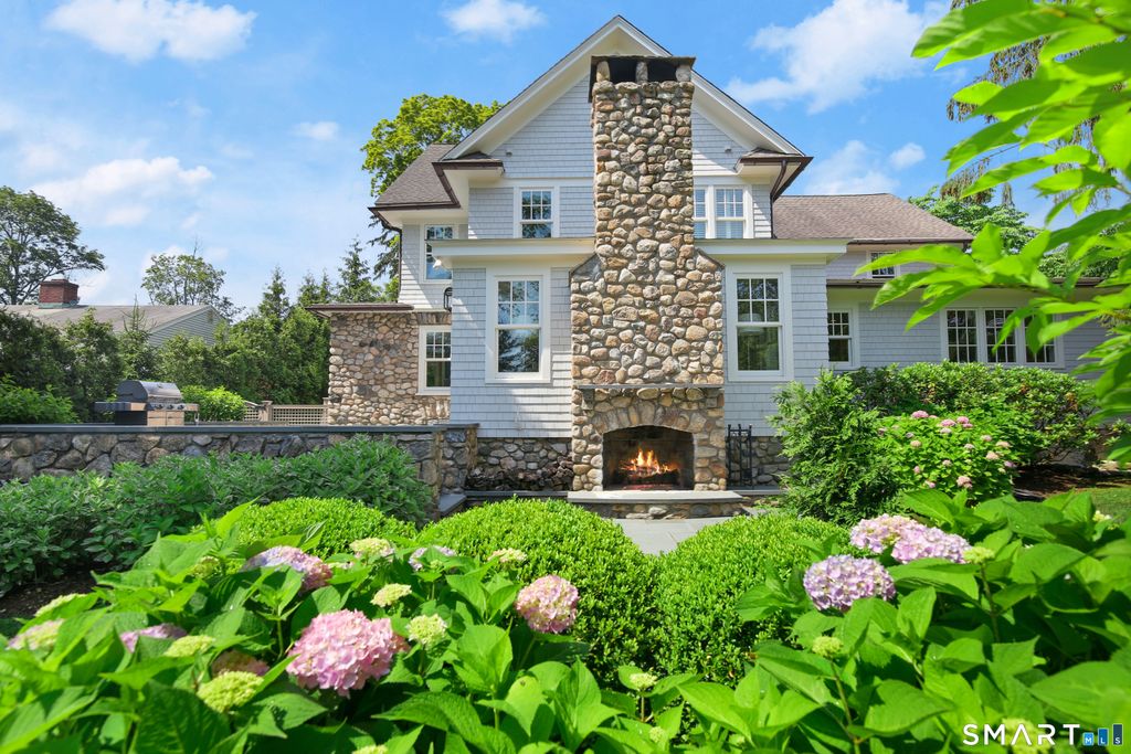 Photo of 322 Main Street, New Canaan, CT 06840 (MLS # 24170321)