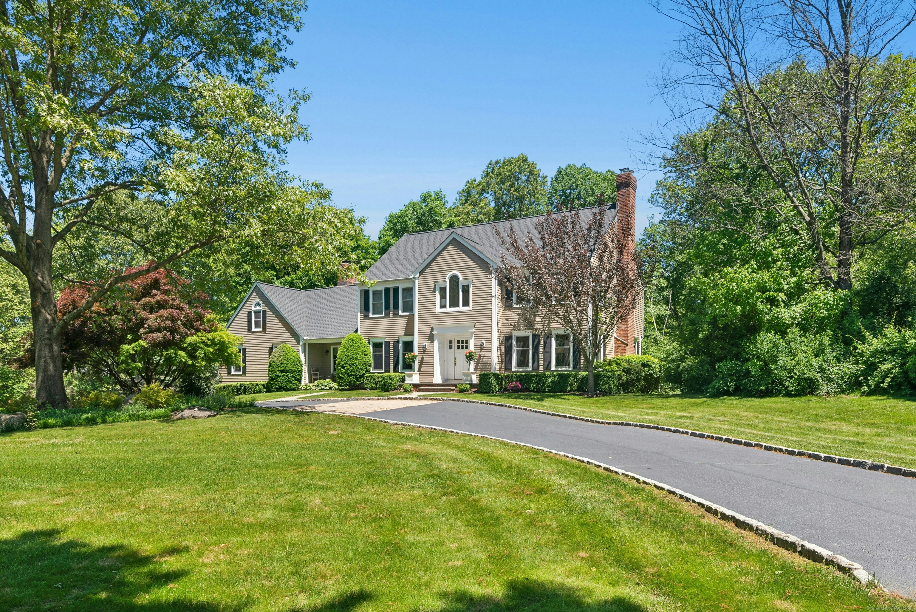 Property for Sale at 33 Fitch Lane, New Canaan, Connecticut - Bedrooms: 4 
Bathrooms: 3.5 
Rooms: 13  - $2,395,000