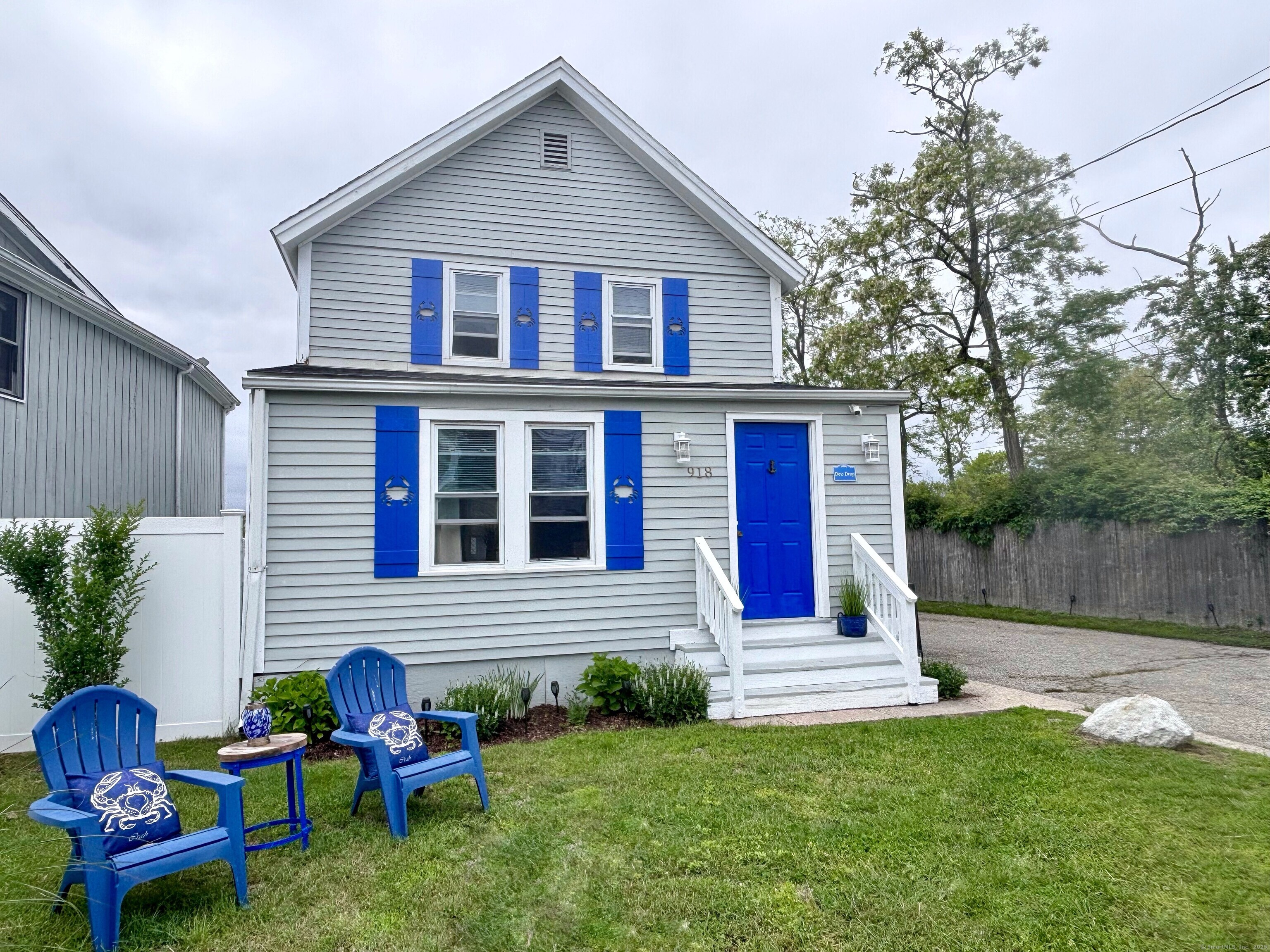 Fairfield Beach Road, Fairfield, Connecticut - 4 Bedrooms  
2 Bathrooms  
7 Rooms - 
