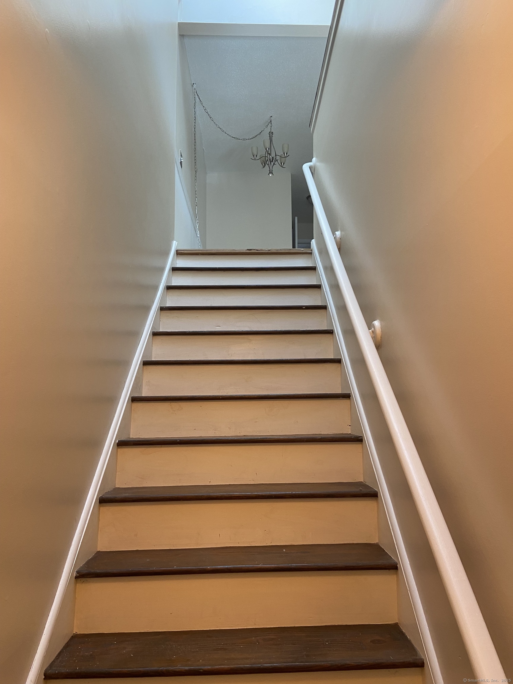 295 Redstone Hill Road #APT 20, Bristol, Connecticut image 2