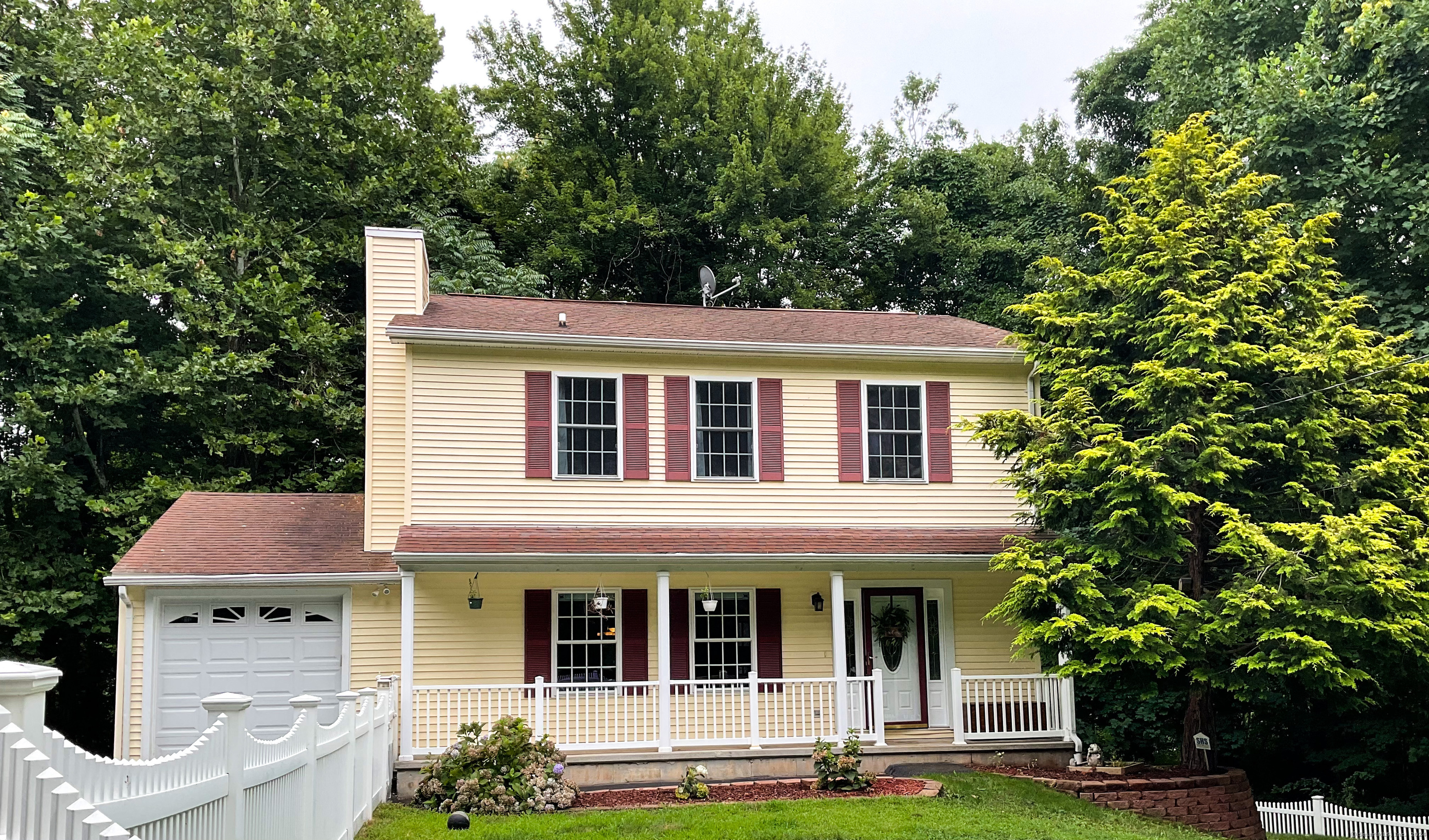 Property for Sale at 179 Warner Road, East Haven, Connecticut - Bedrooms: 3 
Bathrooms: 4 
Rooms: 7  - $460,000