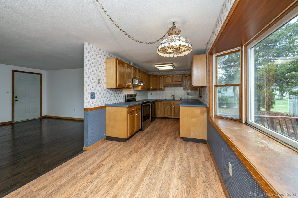 149 Deer Run, Southington, Connecticut image 9