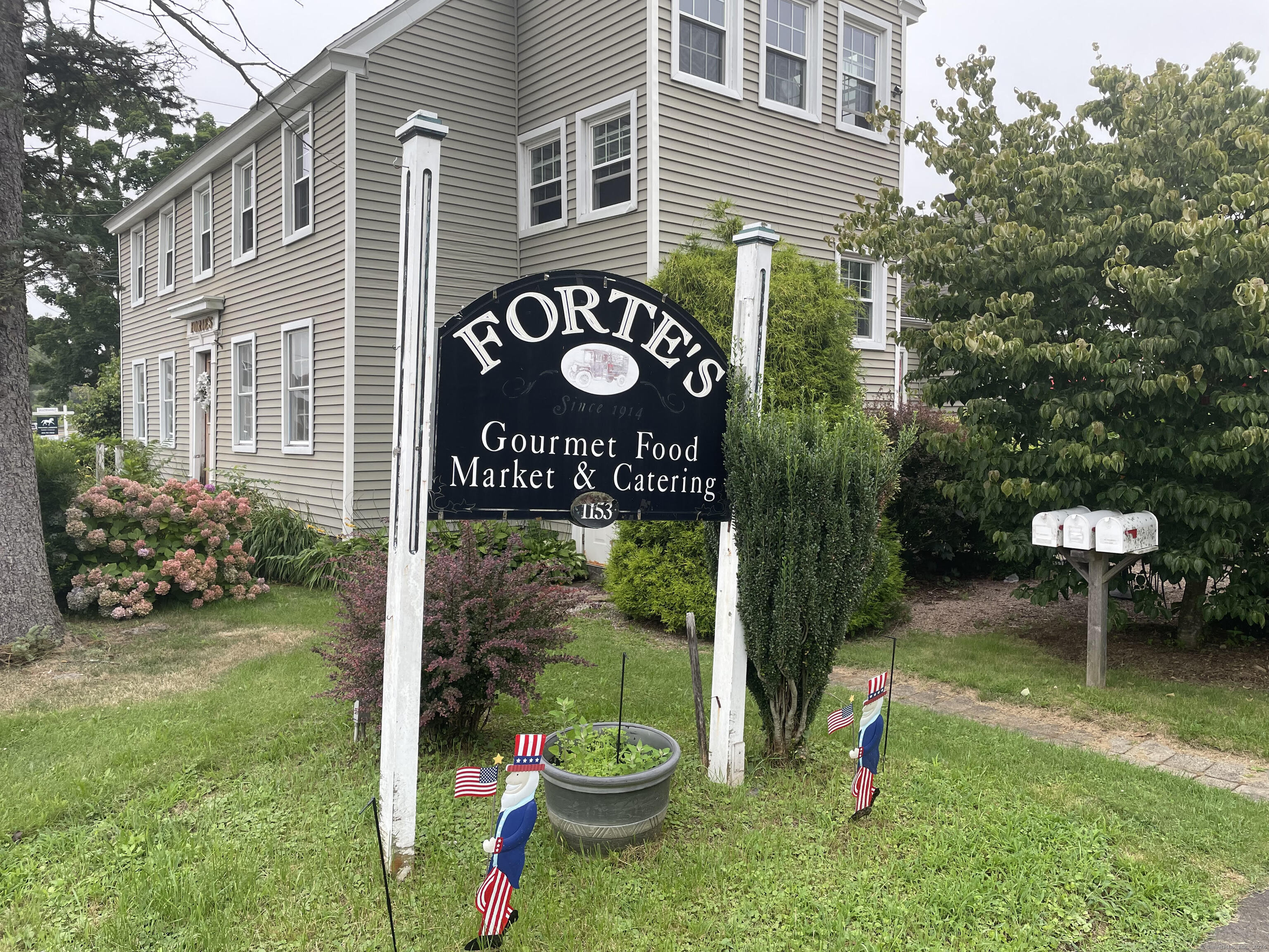 Rental Property at 1153 Boston Post Road 3rd Floor, Guilford, Connecticut - Bathrooms: 1 
Rooms: 1  - $1,000 MO.