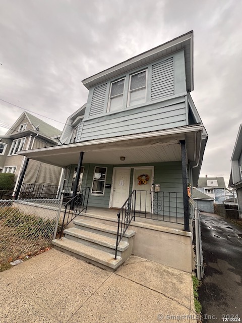 264 Wells Street, Bridgeport, Connecticut - 6 Bedrooms  
2 Bathrooms  
12 Rooms - 