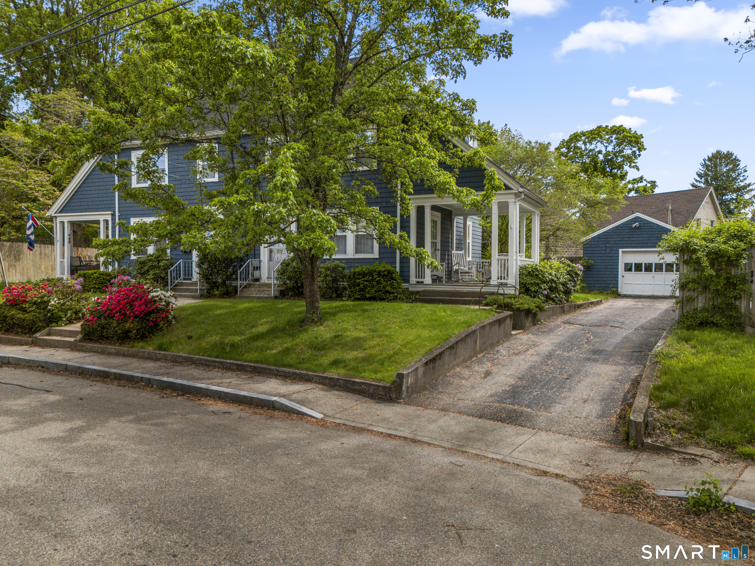 31-33 Carely Avenue