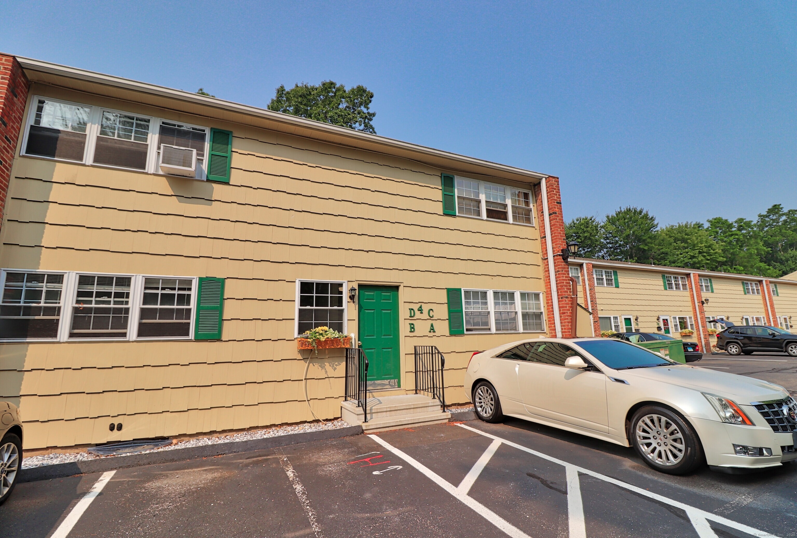 Porter Avenue Apt 4A, Naugatuck, Connecticut - 1 Bedrooms  
1 Bathrooms  
3 Rooms - 