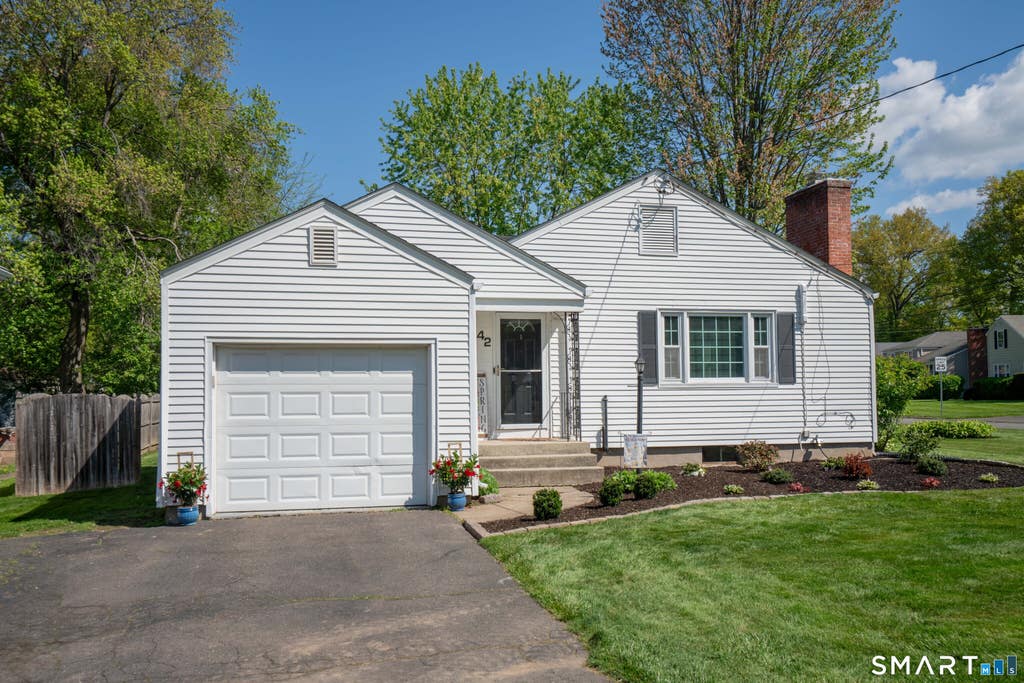 Photo of 42 Haynes Road, West Hartford, CT 06117 (MLS # 24174578)