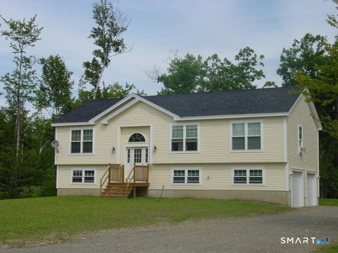 Homes For Sale - 15 Old Oak Road<br/> Norwich, CT 06360