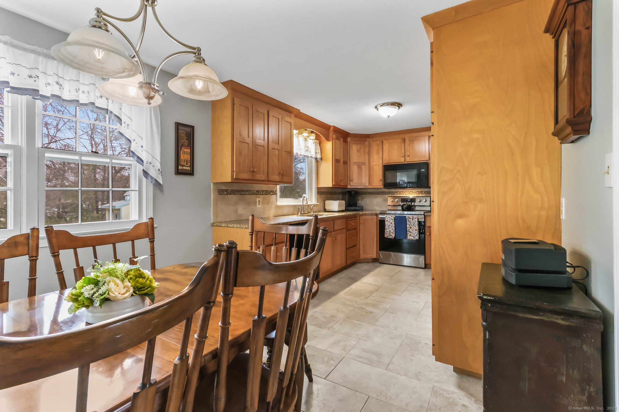102 Norwood Road, Bristol, Connecticut image 10