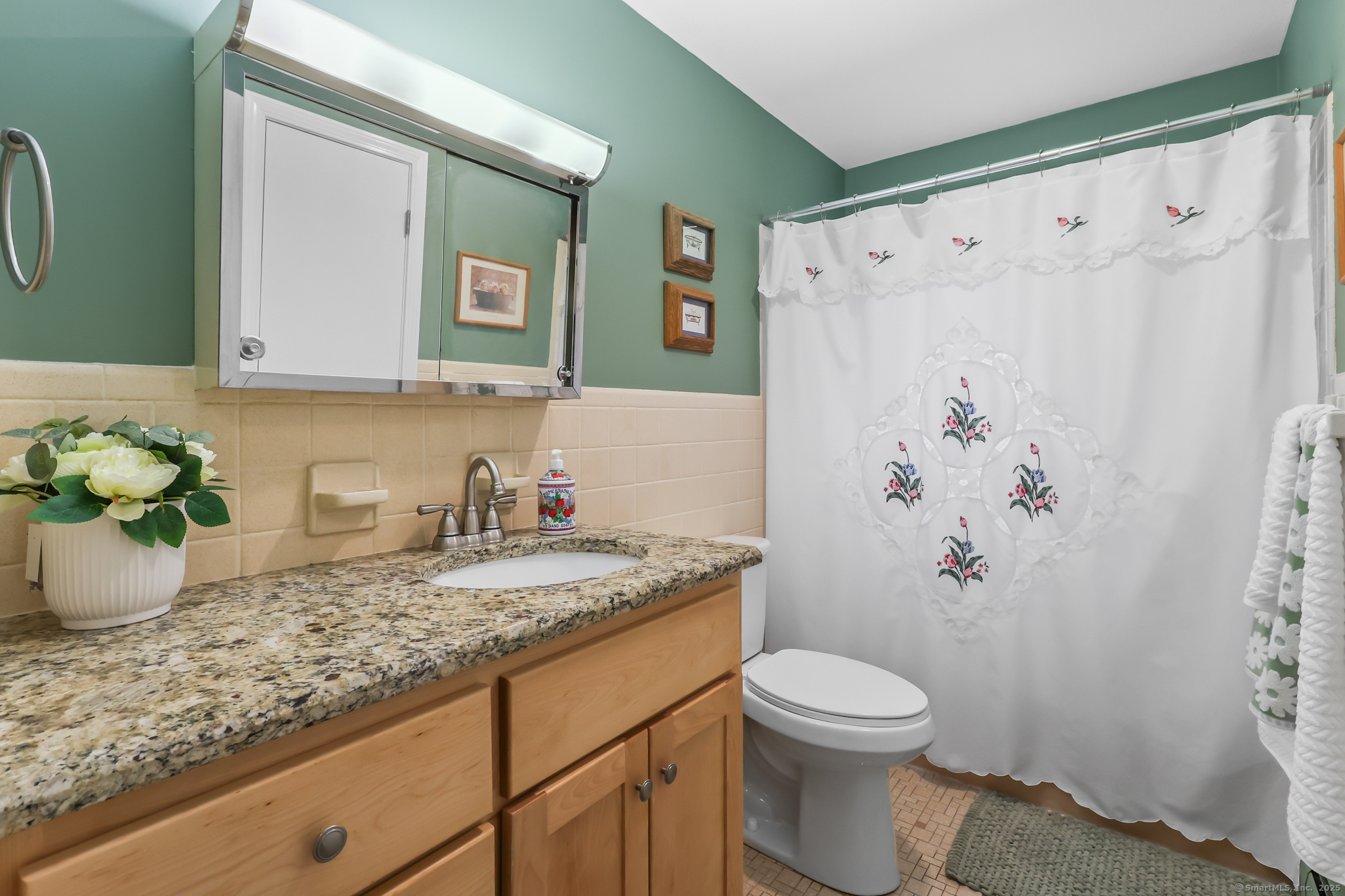 102 Norwood Road, Bristol, Connecticut image 16