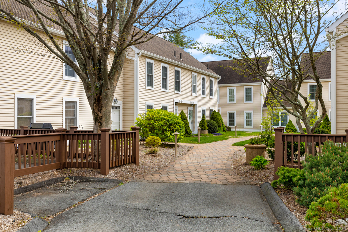View Waterford, CT 06385 townhome
