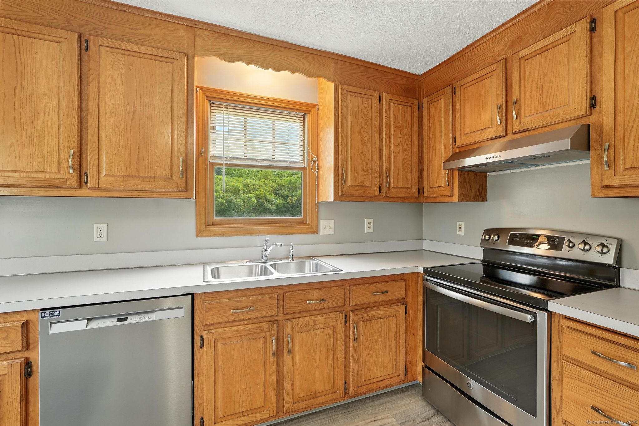 131 Raffia Road