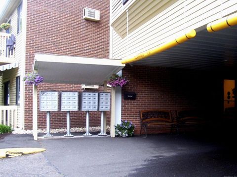 Tiny photo for 40 Firetown Road #APT 39, Simsbury, CT 06070 (MLS # 24136366)