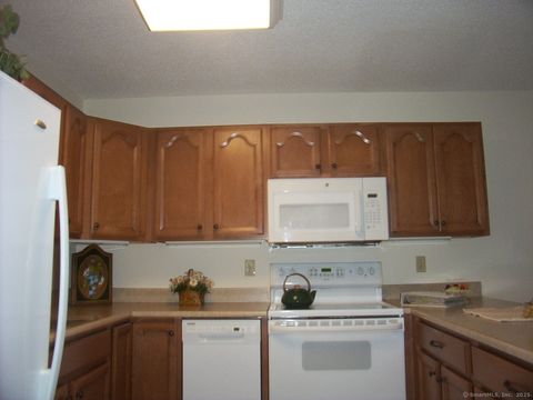 Tiny photo for 40 Firetown Road #APT 39, Simsbury, CT 06070 (MLS # 24136366)