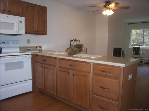 Tiny photo for 40 Firetown Road #APT 39, Simsbury, CT 06070 (MLS # 24136366)