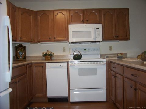 Tiny photo for 40 Firetown Road #APT 39, Simsbury, CT 06070 (MLS # 24136366)