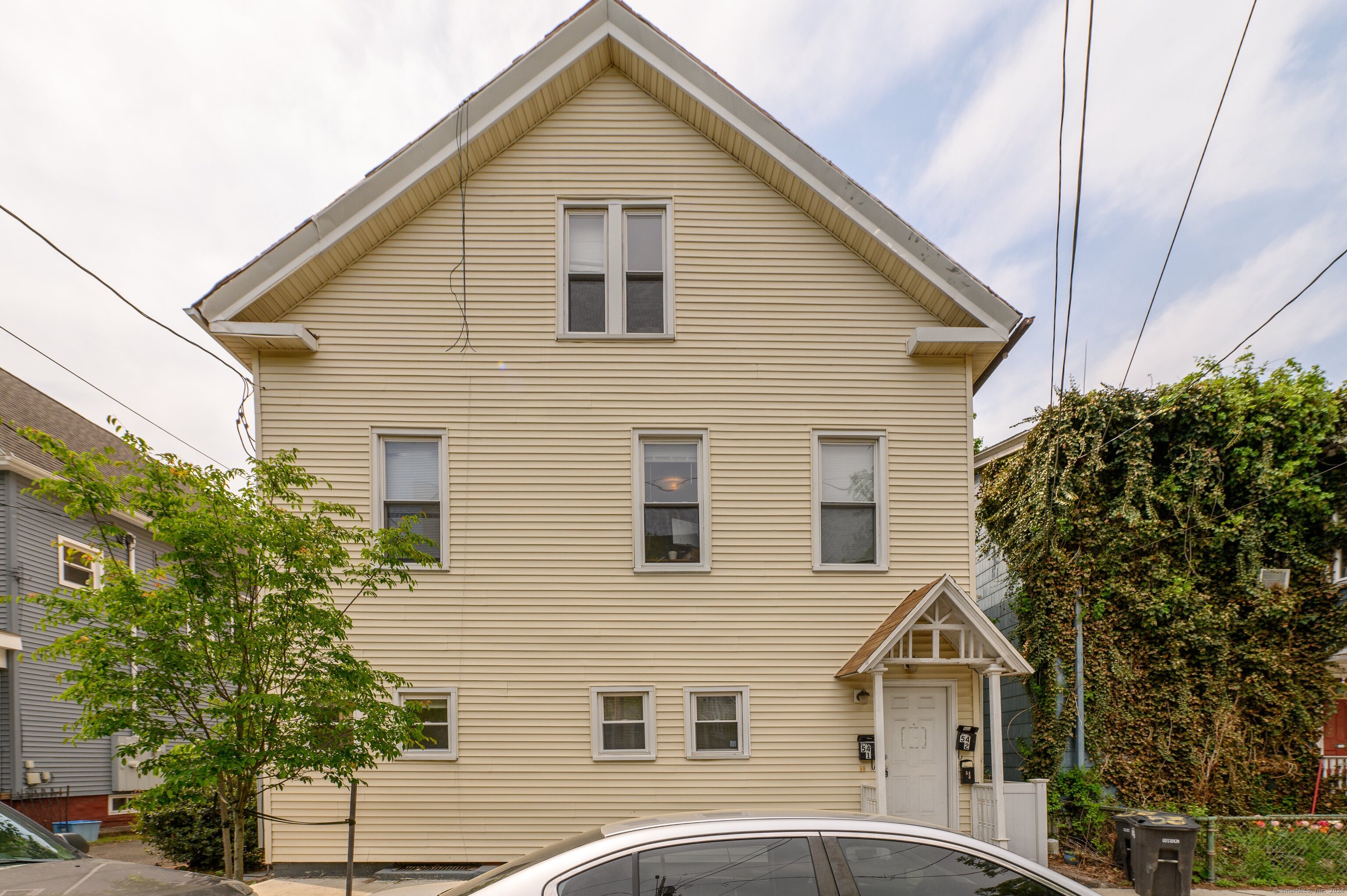 Rental Property at Mechanic Street 2nd Floor, New Haven, Connecticut - Bedrooms: 4 
Bathrooms: 2 
Rooms: 7  - $4,200 MO.