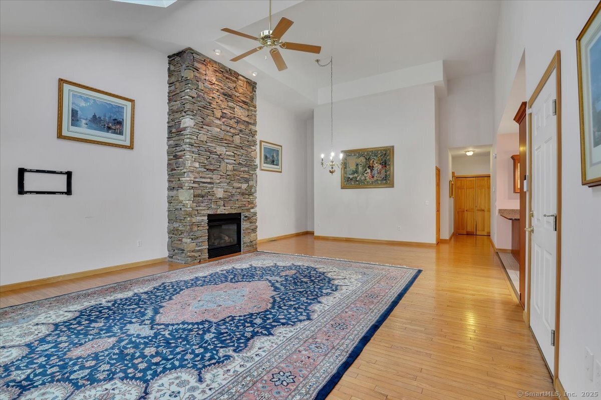 South Windsor, Connecticut 06074, United States, 2 Bedrooms Bedrooms, ,2 BathroomsBathrooms,Residential,Active,136131