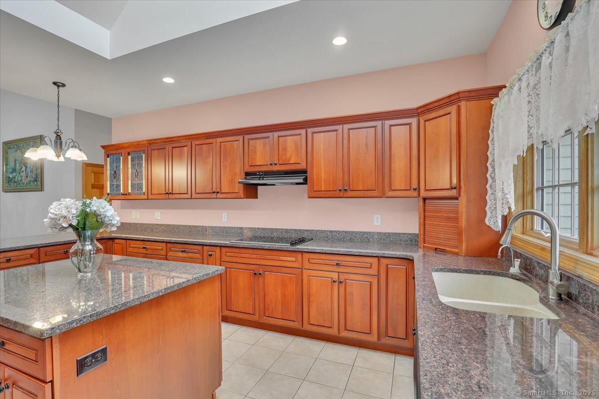 South Windsor, Connecticut 06074, United States, 2 Bedrooms Bedrooms, ,2 BathroomsBathrooms,Residential,Active,136131