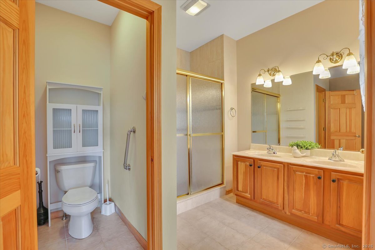 South Windsor, Connecticut 06074, United States, 2 Bedrooms Bedrooms, ,2 BathroomsBathrooms,Residential,Active,136131