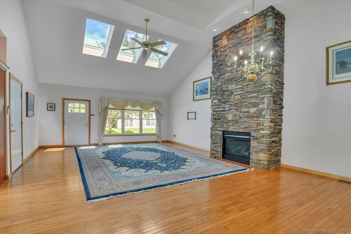 South Windsor, Connecticut 06074, United States, 2 Bedrooms Bedrooms, ,2 BathroomsBathrooms,Residential,Active,136131