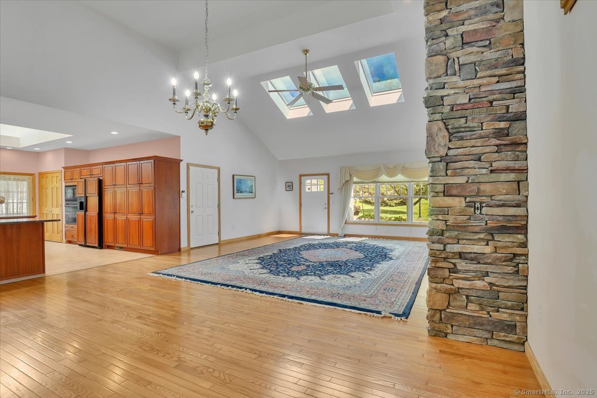 South Windsor, Connecticut 06074, United States, 2 Bedrooms Bedrooms, ,2 BathroomsBathrooms,Residential,Active,136131