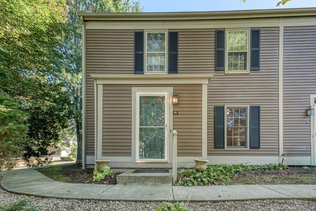 Photo of 32 Newberry Lane #32, Glastonbury, CT 06033 (MLS # 24132821)