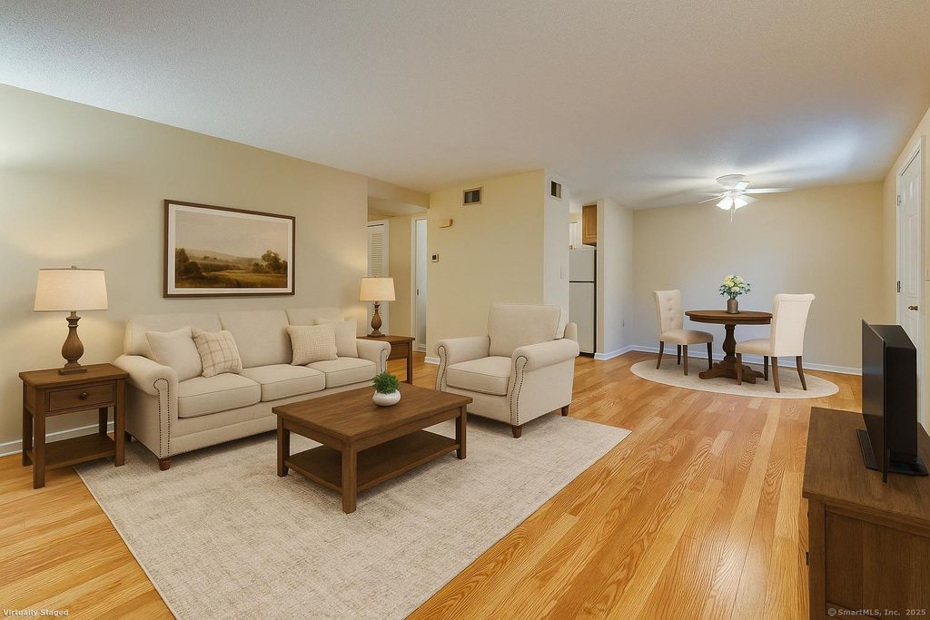 Photo of 32 Newberry Lane #32, Glastonbury, CT 06033 (MLS # 24132821)