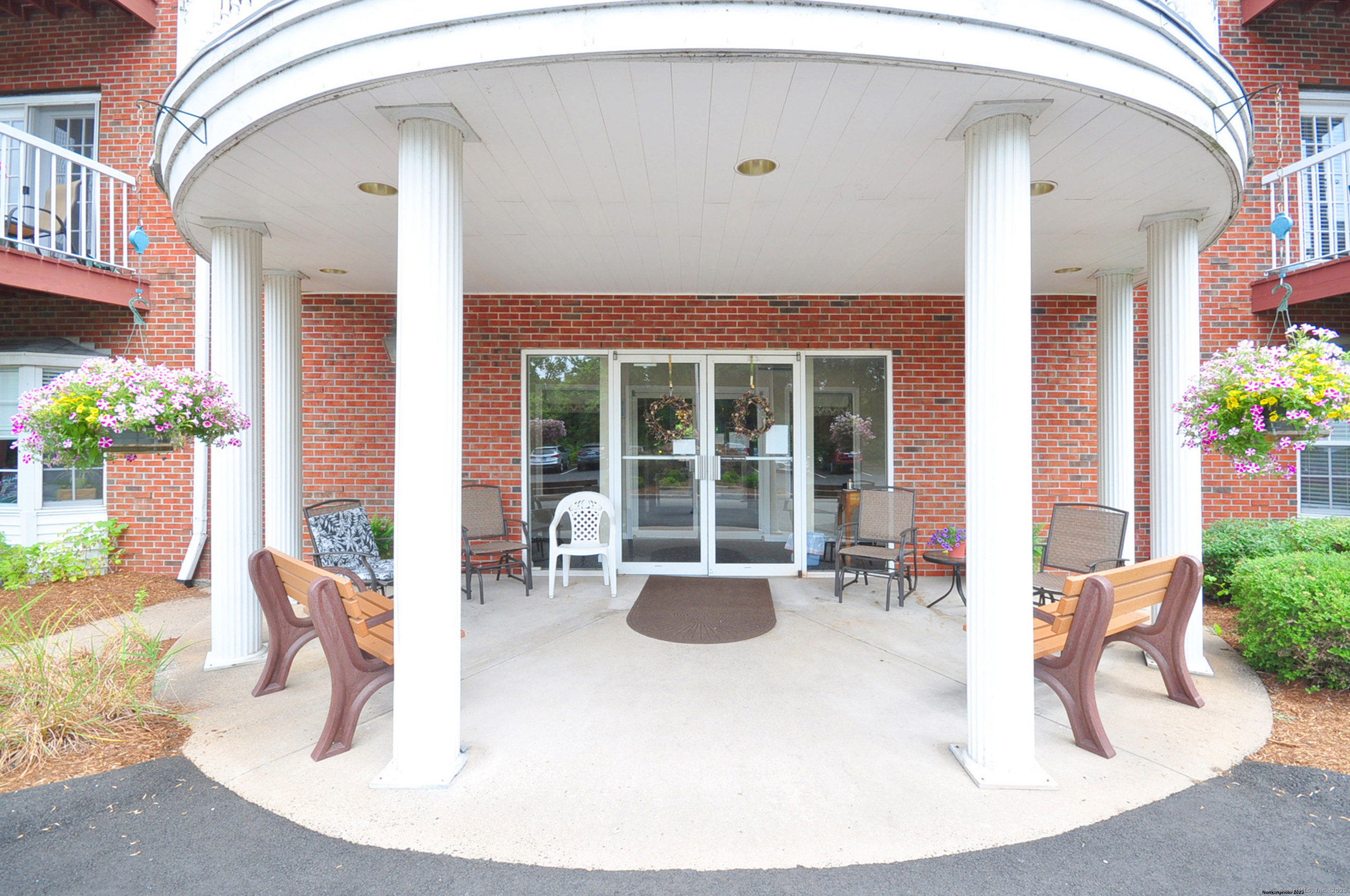 625 Palisado Avenue APT 206