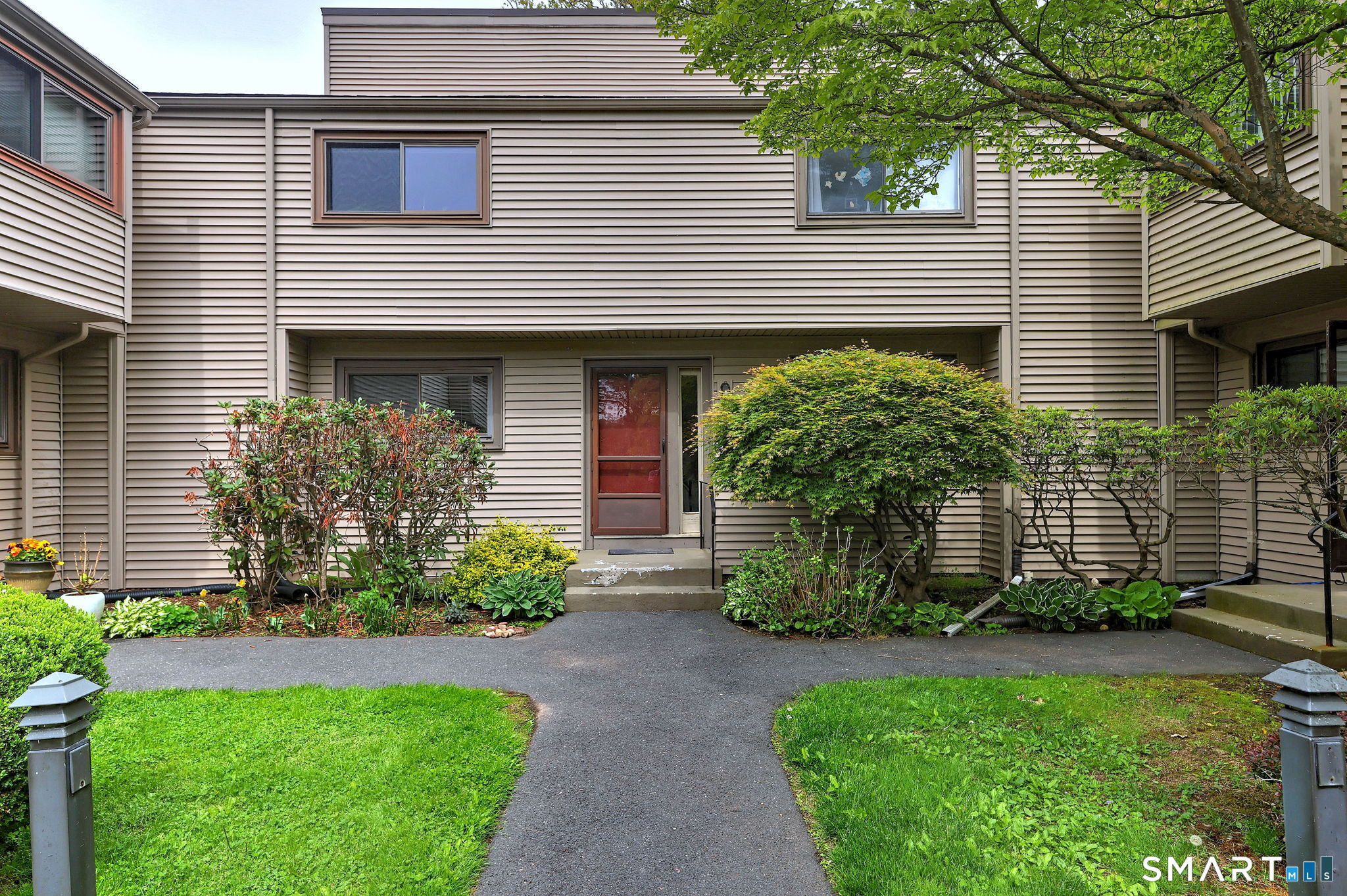 14 Greenbriar Drive F