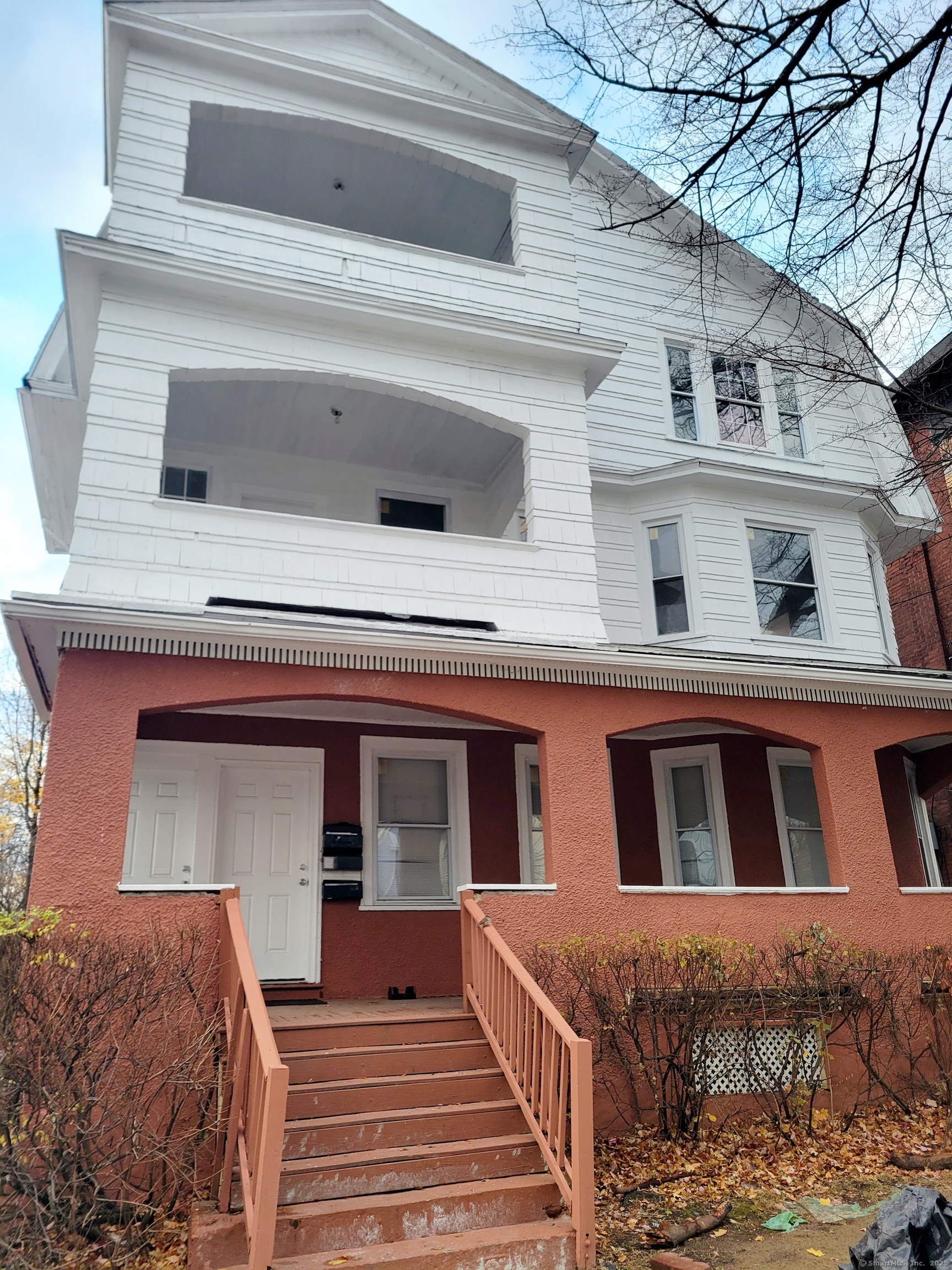 Garden Street 3, Hartford, Connecticut - 3 Bedrooms  
1 Bathrooms  
5 Rooms - 