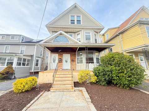 Photo of 87 Thomas Street #1, West Haven, CT 06516 (MLS # 24137634)