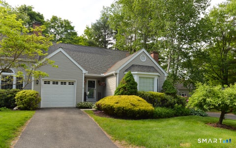 Condo For Sale - 17 Woodbury Hill #17<br/> Litchfield County, Woodbury, CT 06798