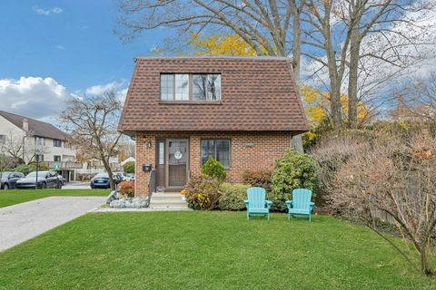 Photo of 31 Wascussee Lane #65, Stamford, CT 06902 (MLS # 24143638)