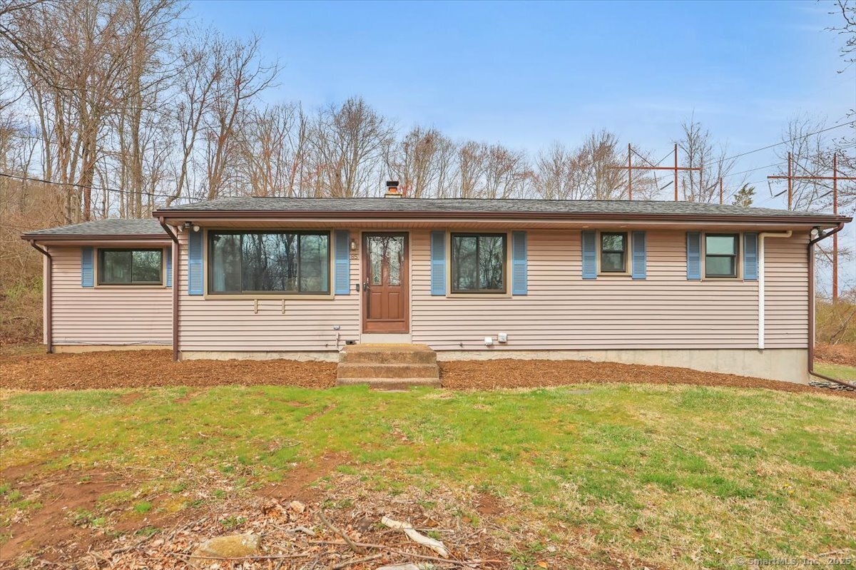 Margarite Road Extension, Middletown, Connecticut - 3 Bedrooms  
2 Bathrooms  
6 Rooms - 