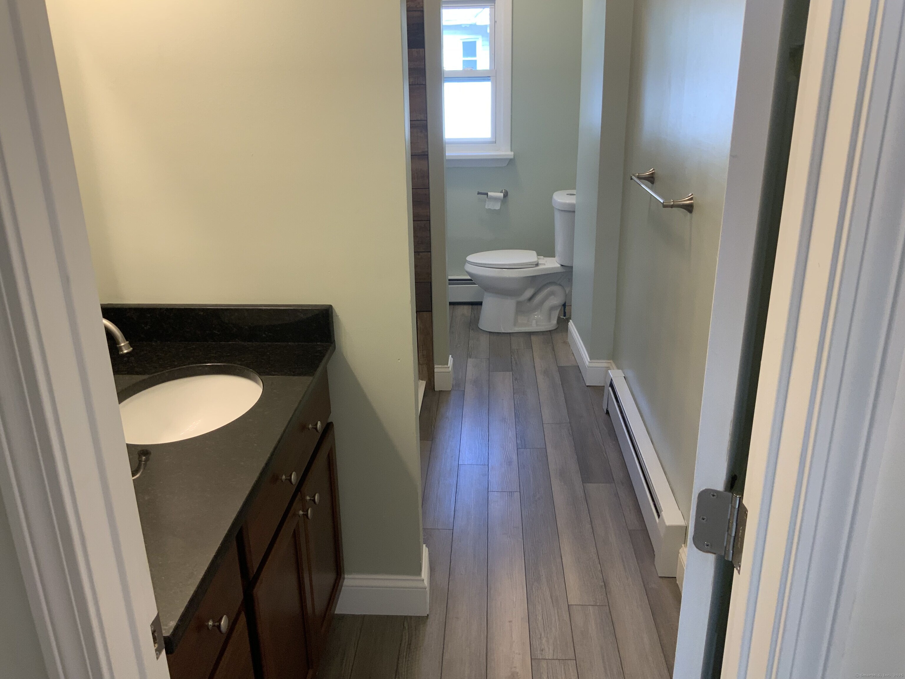 East Hartford, Connecticut 06108, United States, 2 Bedrooms Bedrooms, ,1 BathroomBathrooms,Residential,Active,212642