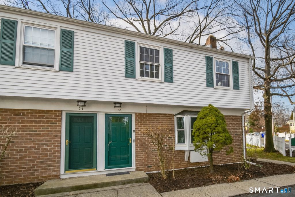 Photo of 245 Sunnyridge Avenue #APT 33, Fairfield, CT 06824 (MLS # 24148392)