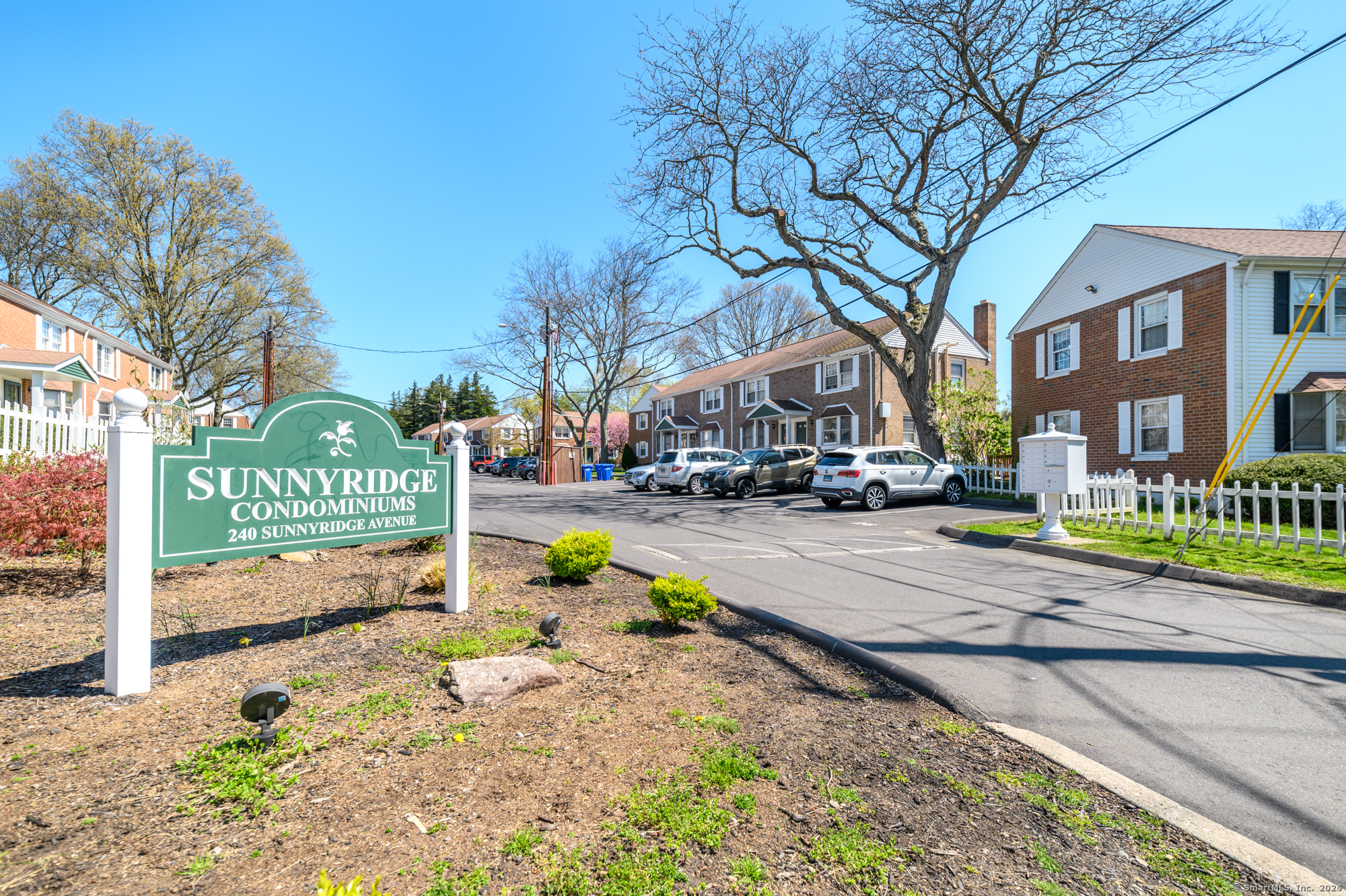 Sunnyridge Avenue Apt 59, Fairfield, Connecticut - 2 Bedrooms  
2 Bathrooms  
4 Rooms - 