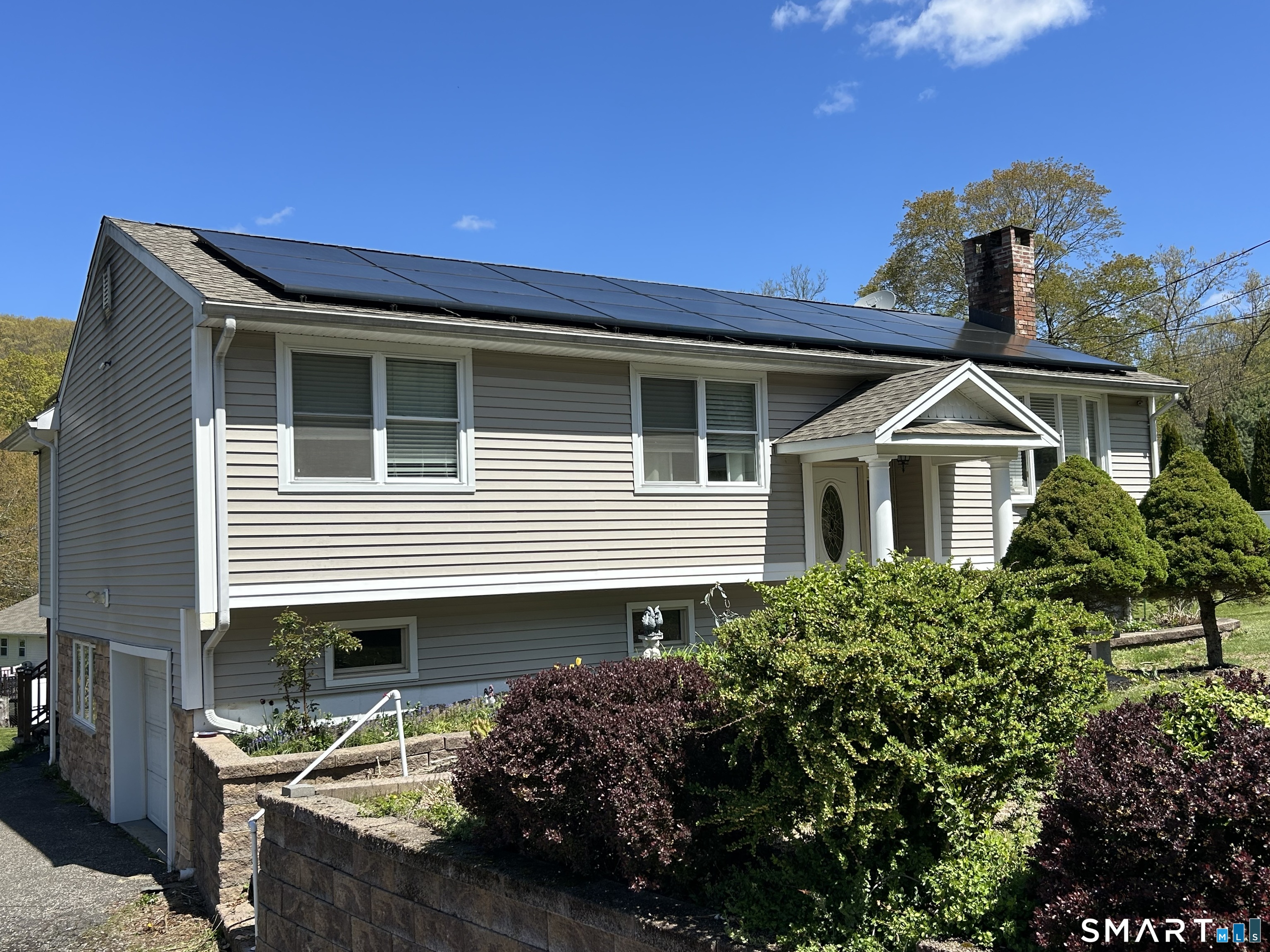 205 West Road