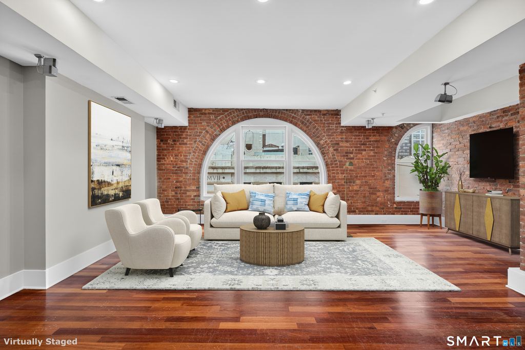 Photo of 116 Crown Street #APT 4B, New Haven, CT 06510 (MLS # 24147200)