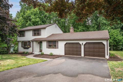 Photo of 182 Valley View Road, Manchester, CT 06040 (MLS # 24186686)