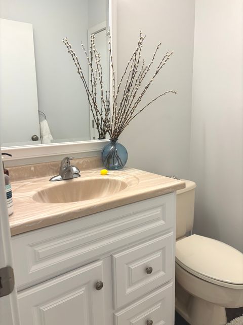 Tiny photo for 109 Harbour Close #109, New Haven, CT 06519 (MLS # 24134684)