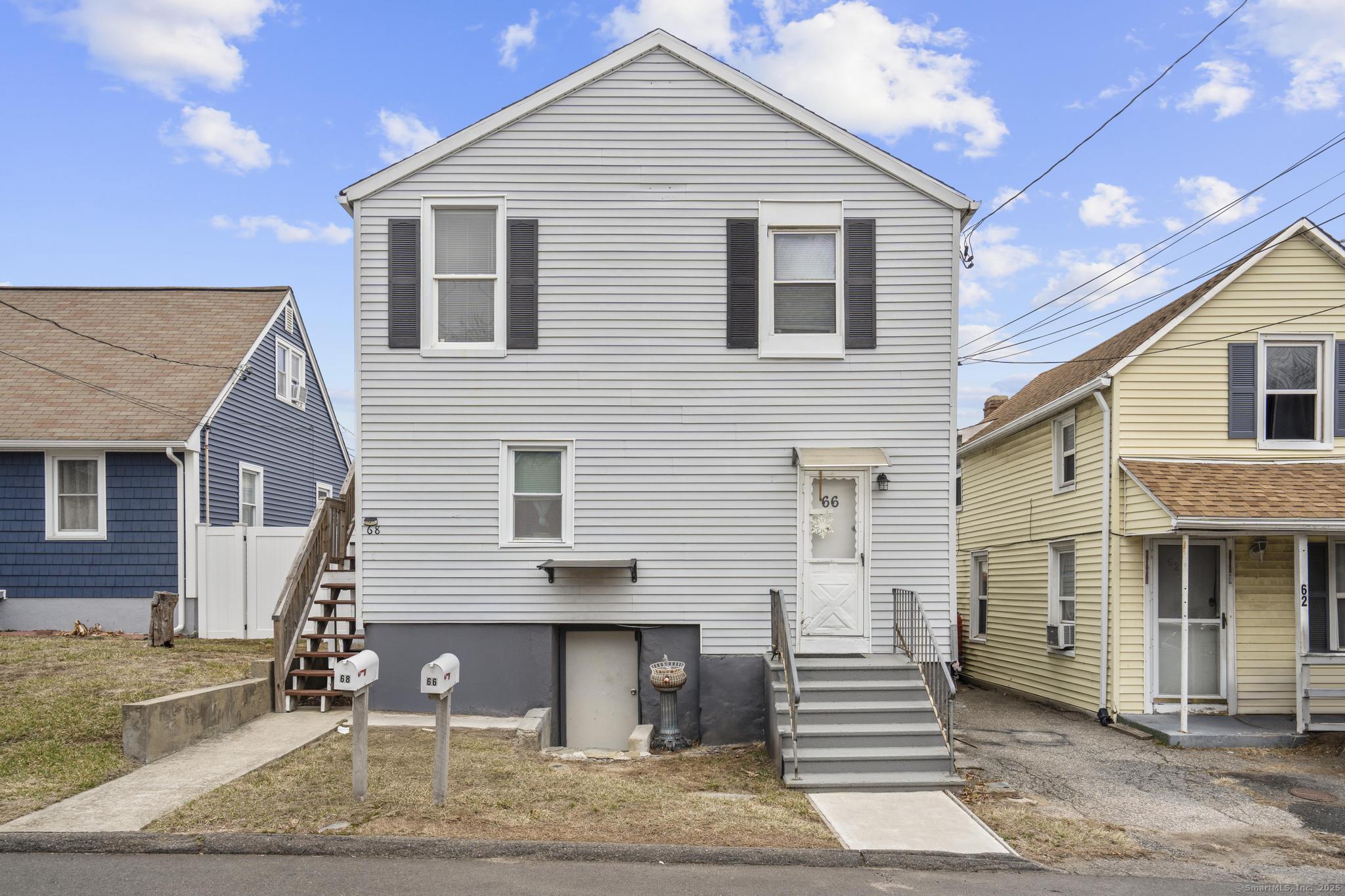 Roosevelt Avenue, Stratford, Connecticut - 2 Bedrooms  
2 Bathrooms  
8 Rooms - 