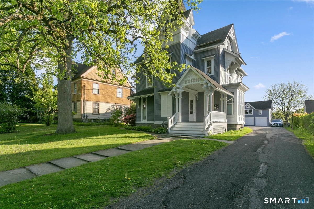 116 Deer Hill Avenue