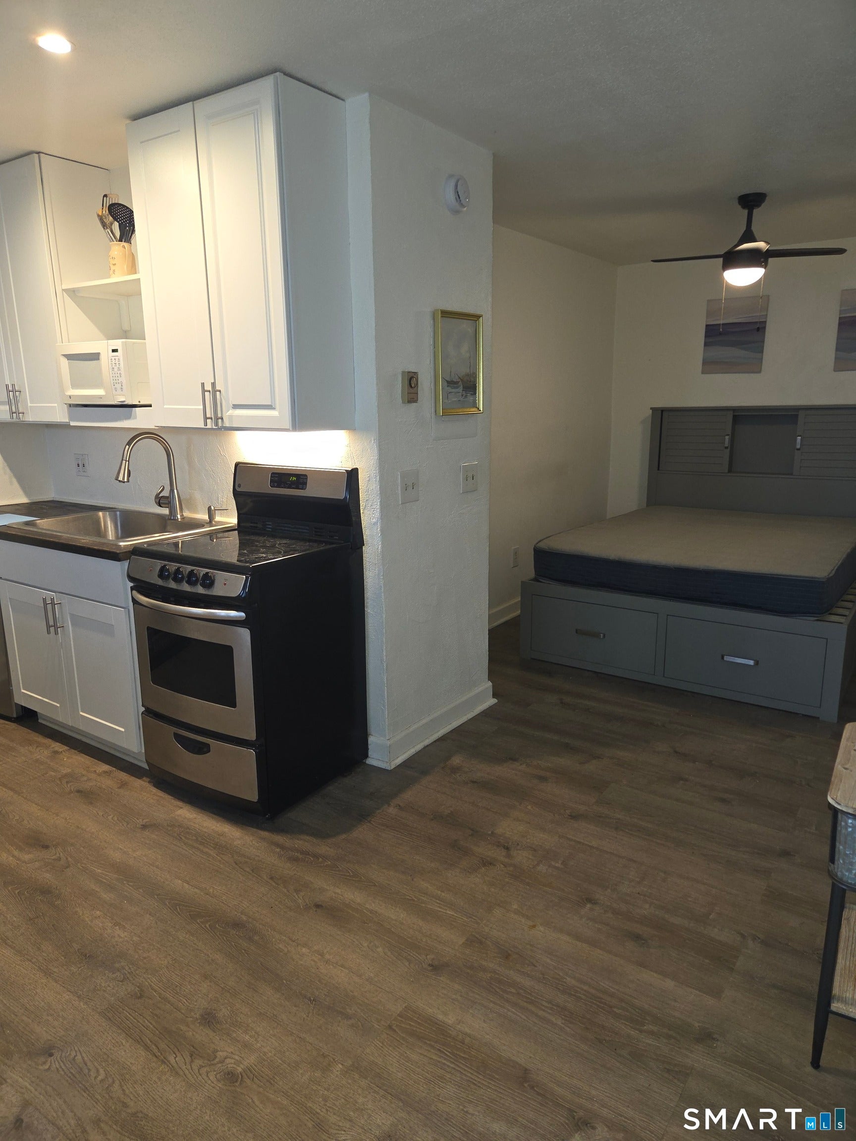 212-D Pequot Avenue 212D
