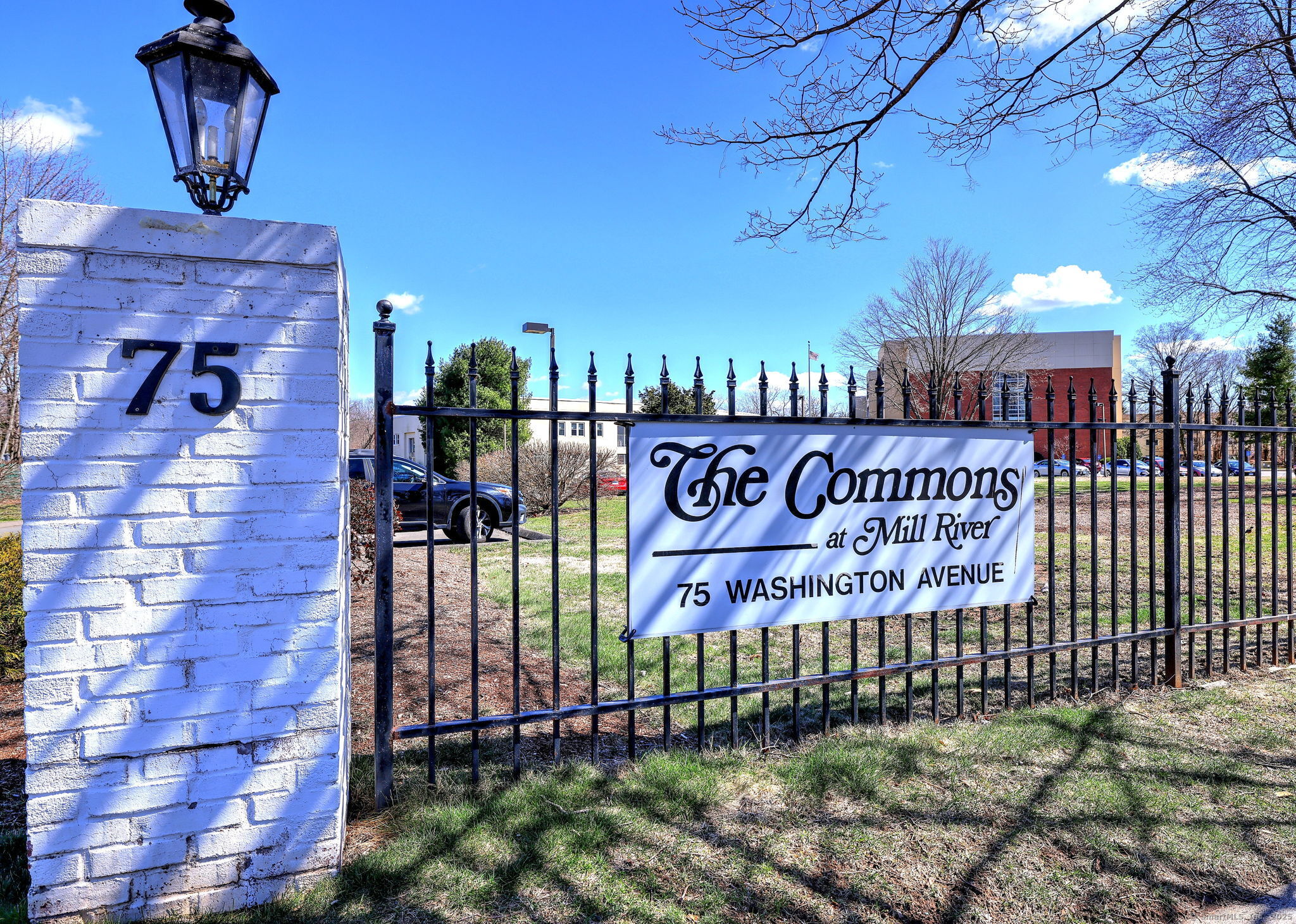 Washington Avenue 7-201, Hamden, Connecticut - 2 Bedrooms  
2 Bathrooms  
4 Rooms - 