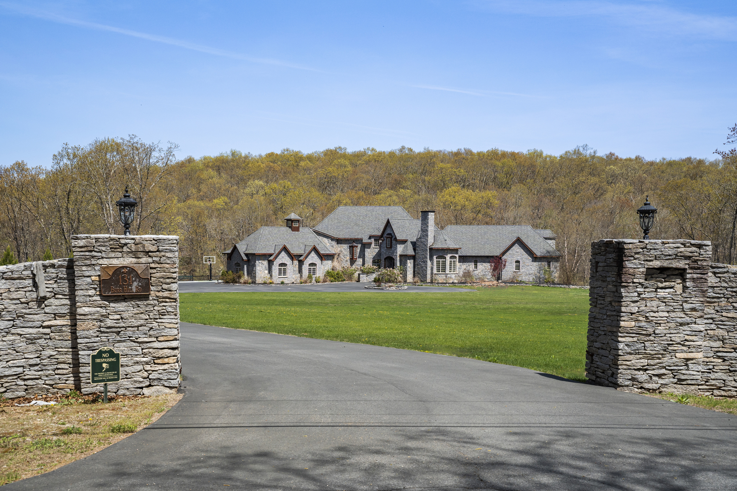 Burr Hill Road, Killingworth, Connecticut - 11 Bedrooms  
13.5 Bathrooms  
27 Rooms - 